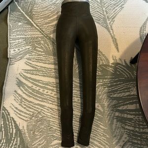 Offline by Aerie Soft Stretch Green Black Crackle Faux Leather Leggings Sz S
